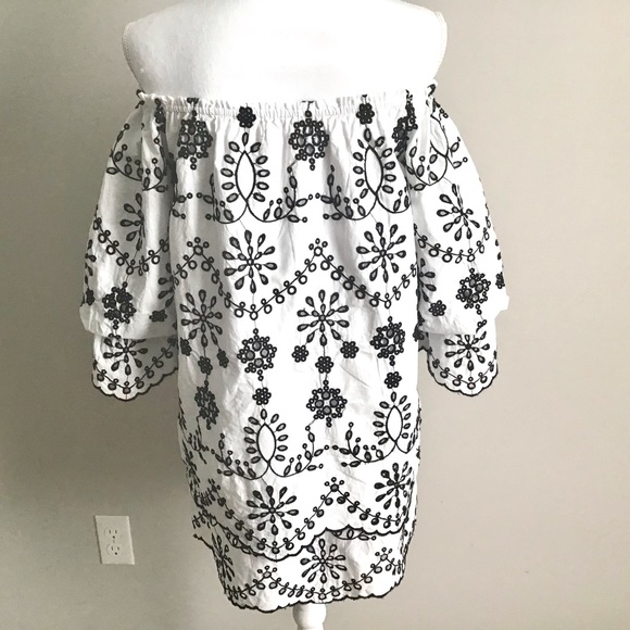 Embroidered Dress ASO Alexis Rose in Schitt’s Creek Off The Shoulder - Picture 14 of 16